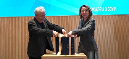 Президент Архивінде Қазақстандағы мемлекеттік билік тарихын қамтитын жаңа анықтамалық таныстырылды фото галереи 3